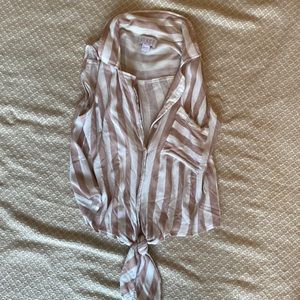 Knotted Sleeveless Shirt